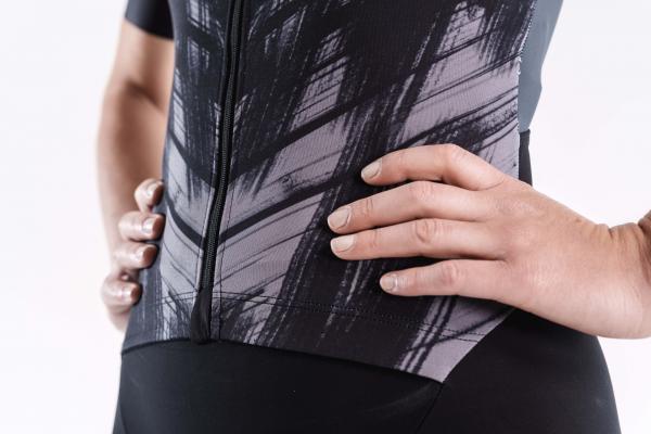 Sleeved trisuit for women | Z3R0D black, grey and white racer ttSUIT